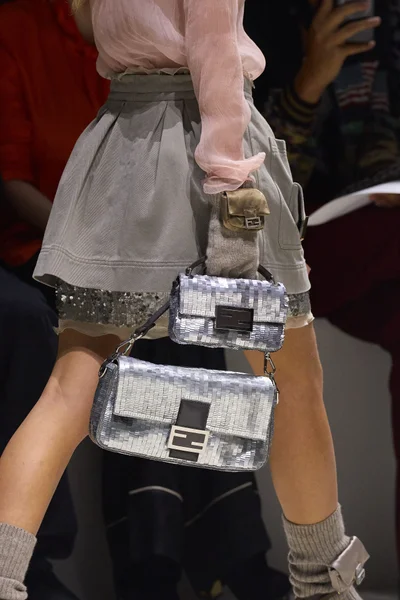 Look 3